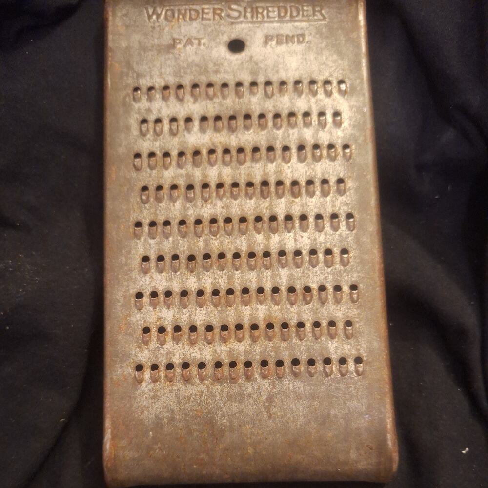 Vintage The WONDER SHREDDER Cheese Vegetable Cutter Curved Handle Fine Holes